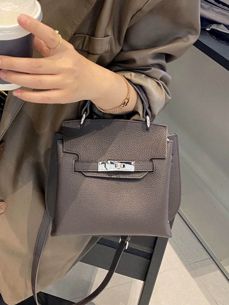 2025 New Style Women's Handbag Fashionable and Versatile Retro Top-Grain Leather Bag Shoulder Sling Leather Bag