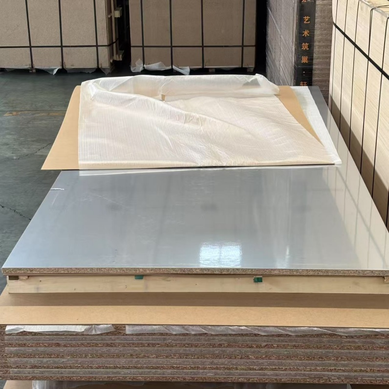 Milky Minimalist Particle Board for Cream-Toned Pet Styling