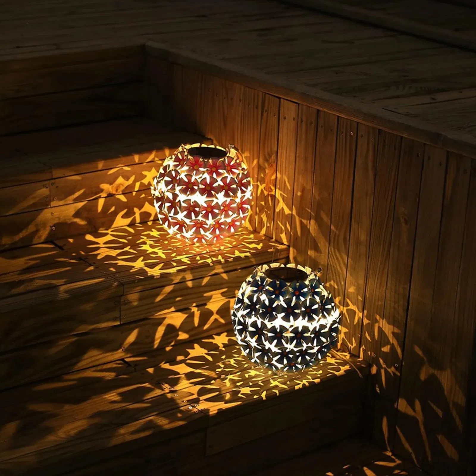 Hanging Outdoor Decorative LED Solar Powered Garden Lantern Lights Outside for Yard Patio Lawn Decorations