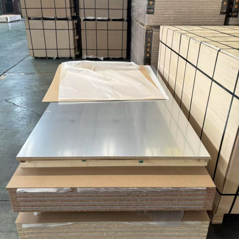 Milky Minimalist Particle Board for Cream-Toned Pet Styling