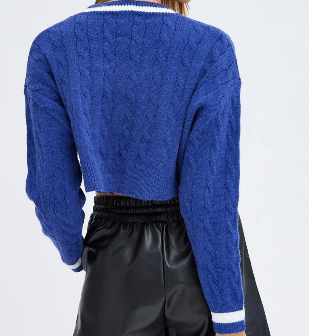 Fashion Navy Color with Embroidery Letters Design Crop Fit Women Sweater