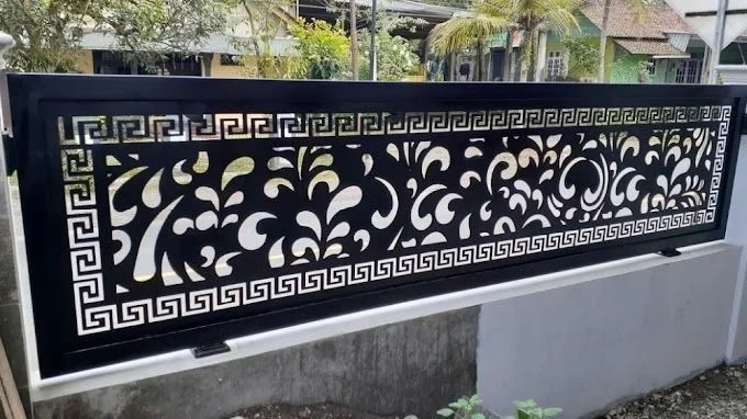 Premium Garden Fence with Wrought Iron and Modern Aesthetics