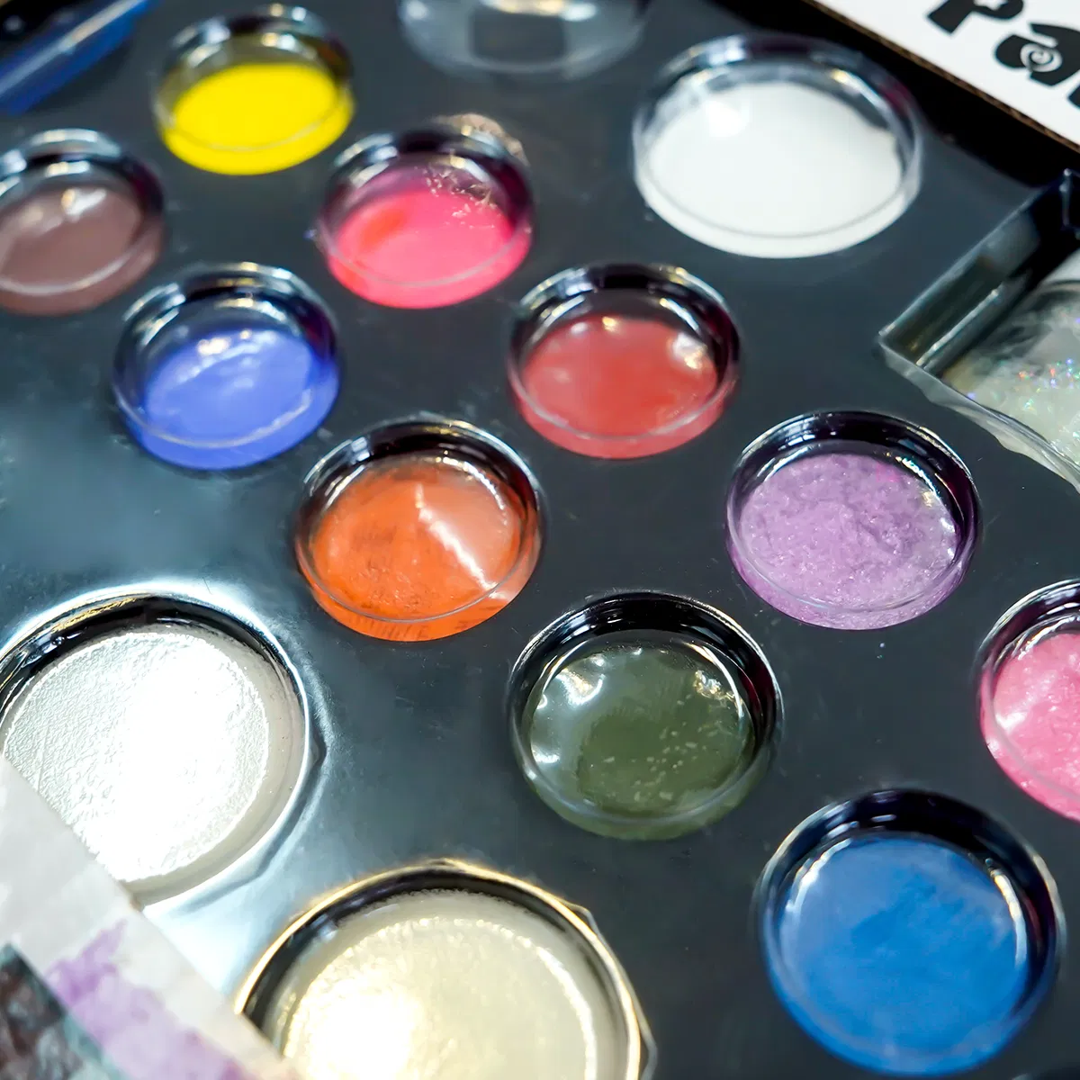 Vibrant Water-Based Face Paint Palette for Kids' Creative Makeup