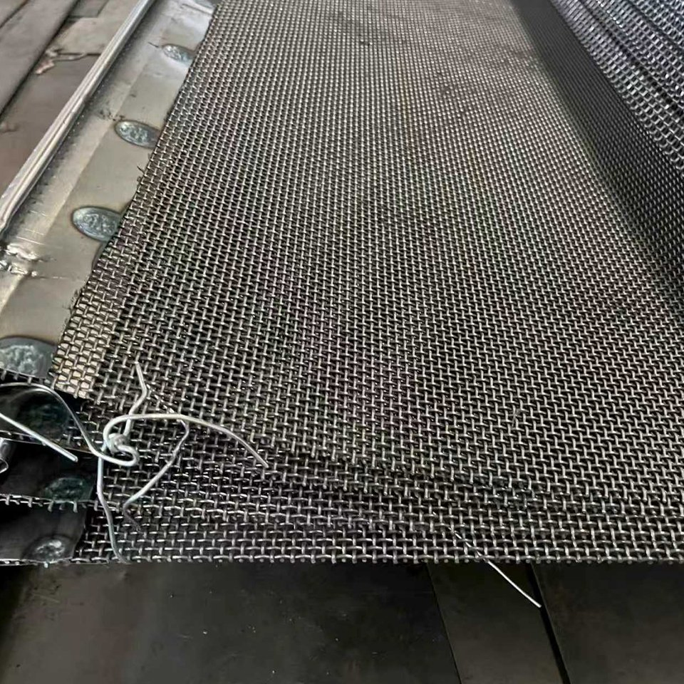 High Tensile &amp; Wear-Resistant Manganese Steel Woven Wire Screen Mesh for Quarry and Mining, Crimped Wire Mesh with Square Opening