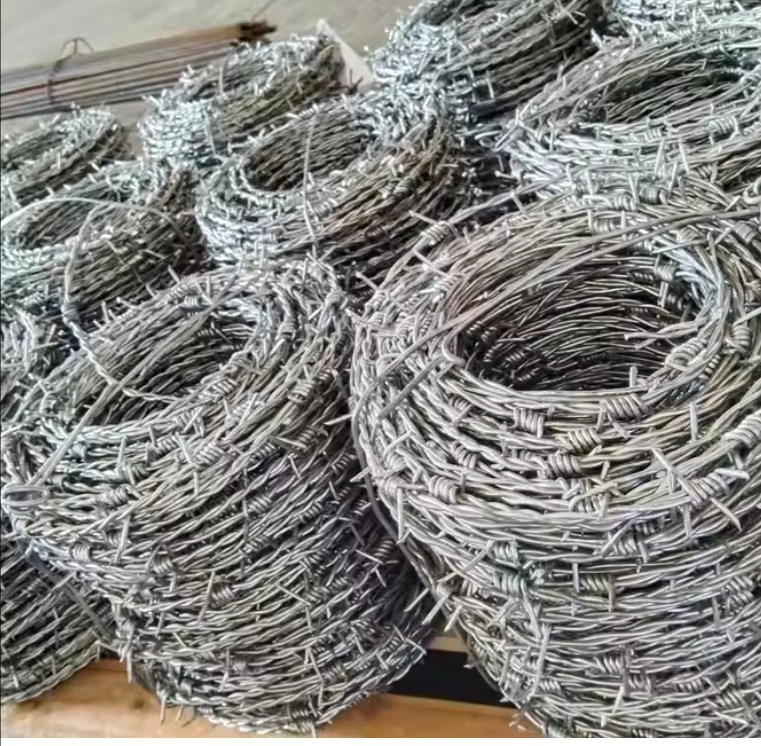 Direct Factory PVC Coated Barbed Wire for Farm &amp; Prison Safety