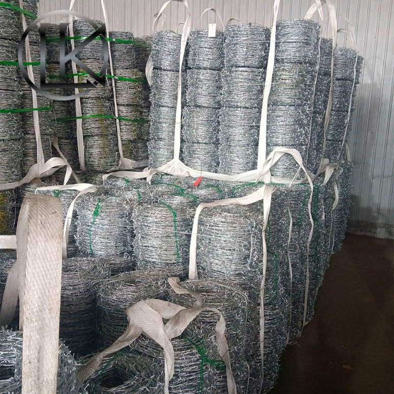Factory Direct Easy Install High Tensile PVC Coated Twisted Barbed Wire for Stadium Fencing
