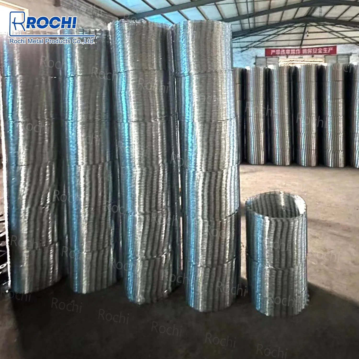 Wholesale Bto-10 16 22 28 30 Type 500mm Coil Security Protection Galvanized Razor Barbed Wire for Prison Use