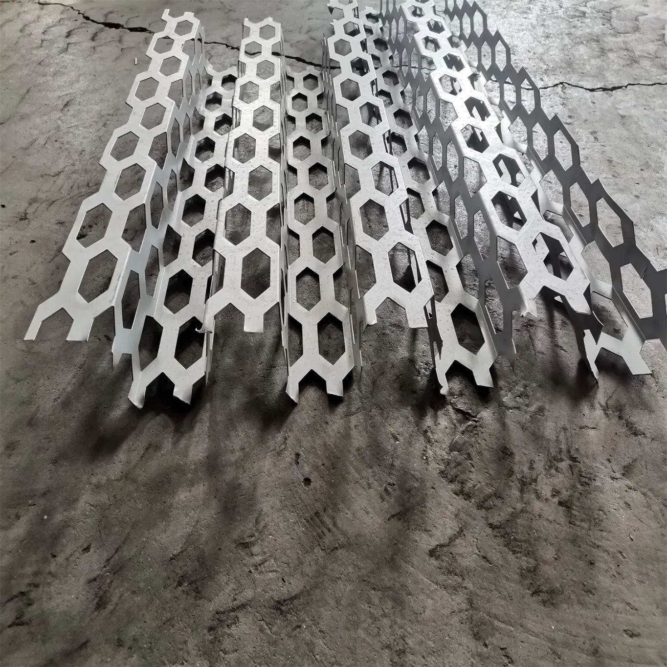 Stainless Steel/Aluminum/Galvanized Perforated Metal Mesh for Loudspeaker Box