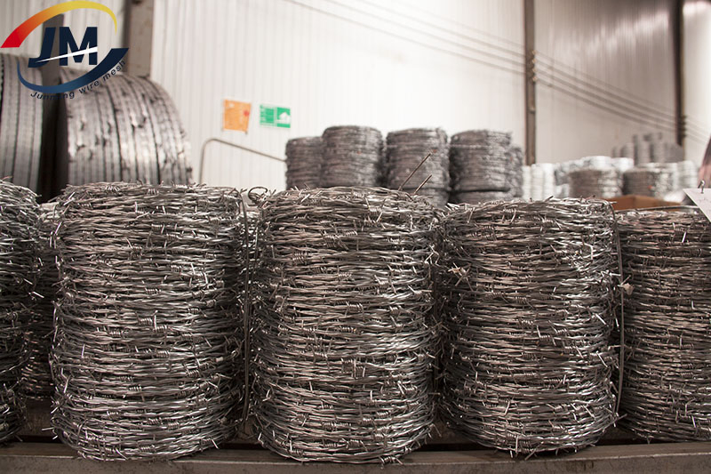 High Quality Double Strand Galvanized Razor Barbed Wire Fencing