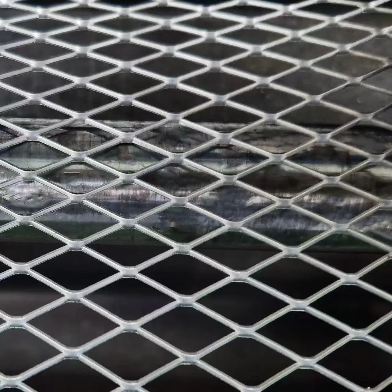 Aluminum/Galvanized/Stainless Steel /Carbon Steel/Heavy-Duty Expanded Metal Wire Mesh Expanded