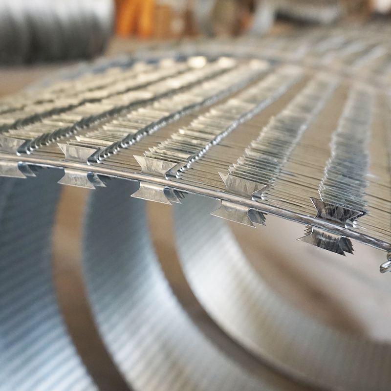 High Security Razor Wire Concertina Barbed Wire Fence 15m/20m/30m Galvanized or PVC Coated Steel Blade for Perimeter Anti Climb Protection