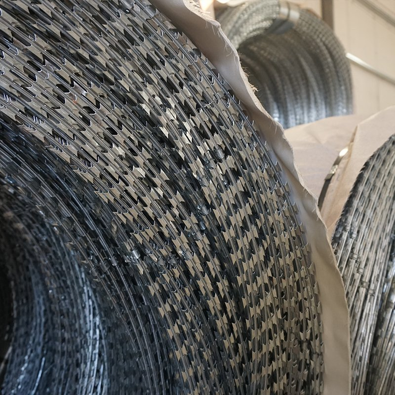 Razor Blade Barbed Wire Concertina Fence Double Strand Steel Security Fence Roll for Sale