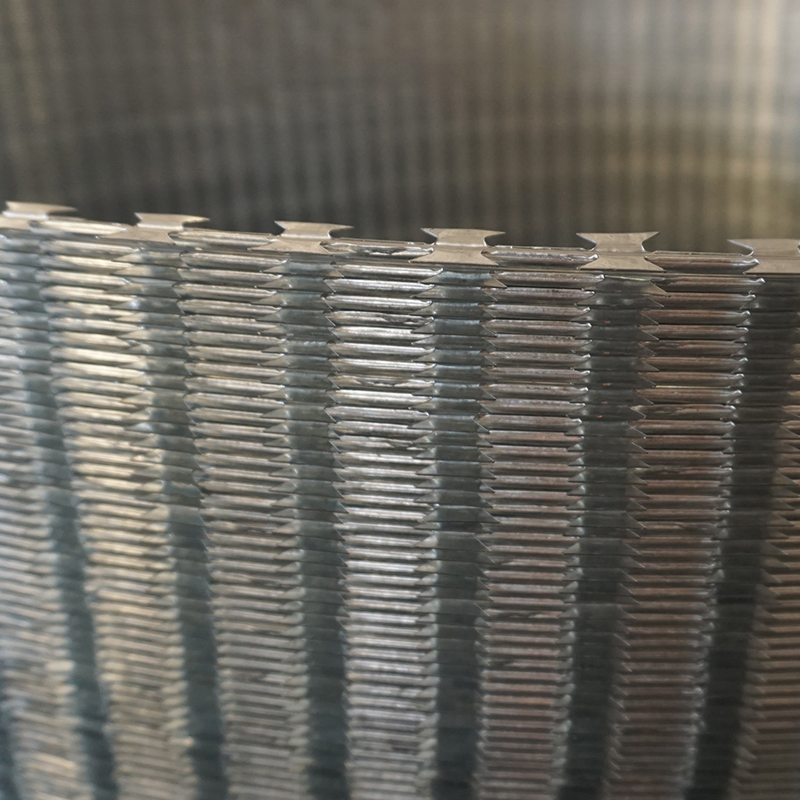 Hot Dipped Corrosion Resistant Anti Rust Galvanized Crossed Coils Razor Barbed Wire Concertina Anti Climb Razor Blade Wire Bto-16 for Prison Security Wall Fence