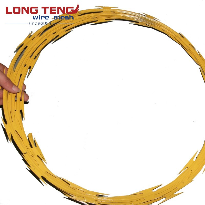 PVC Coated Bto 22 500mmx10kg Concertina Razor Barbed Wire with Clip Security Prison Mesh Fence Roll