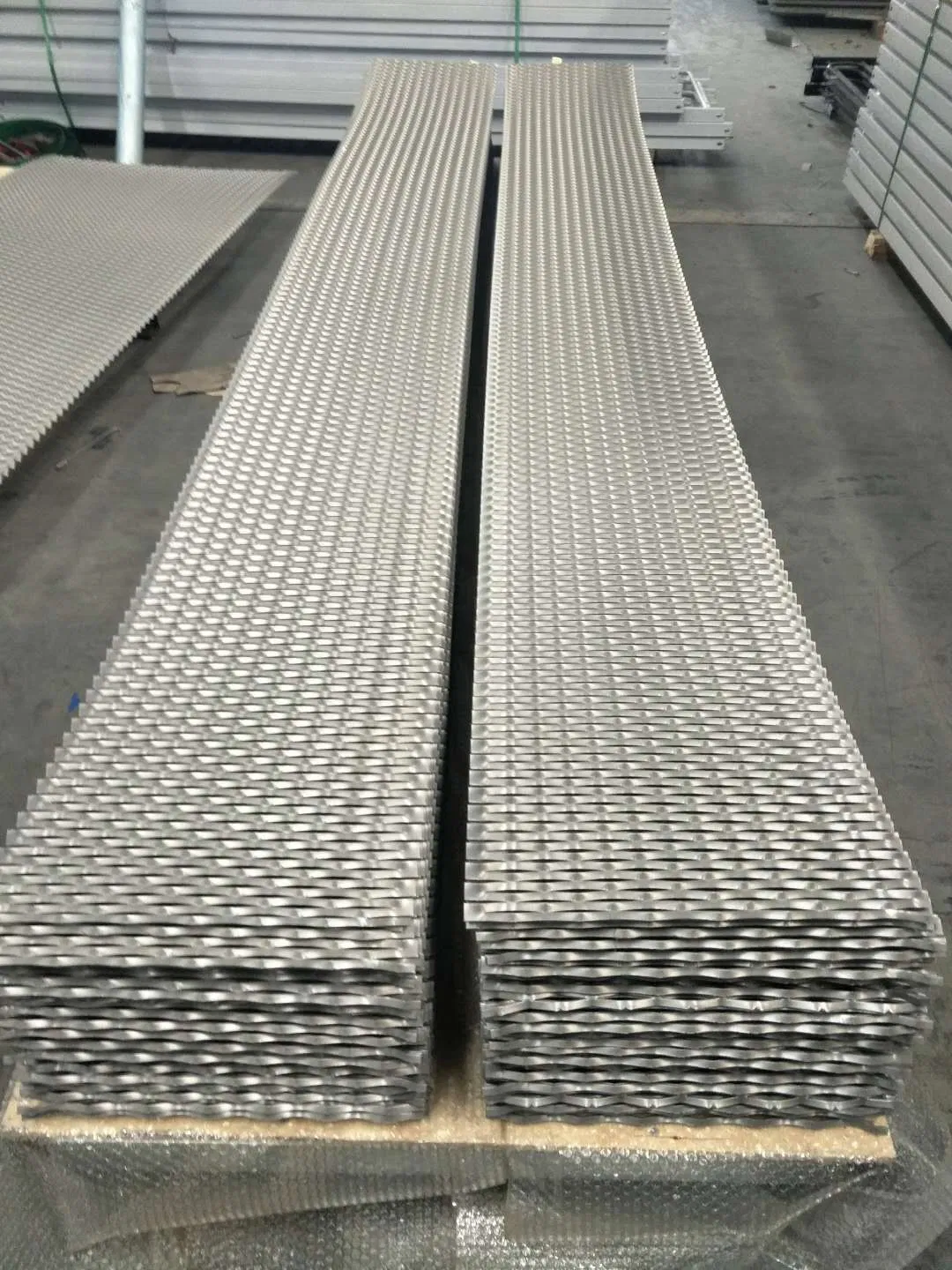 Factory Direct Sales Aluminum/Stainless Steel Plate Expanded Metal Mesh