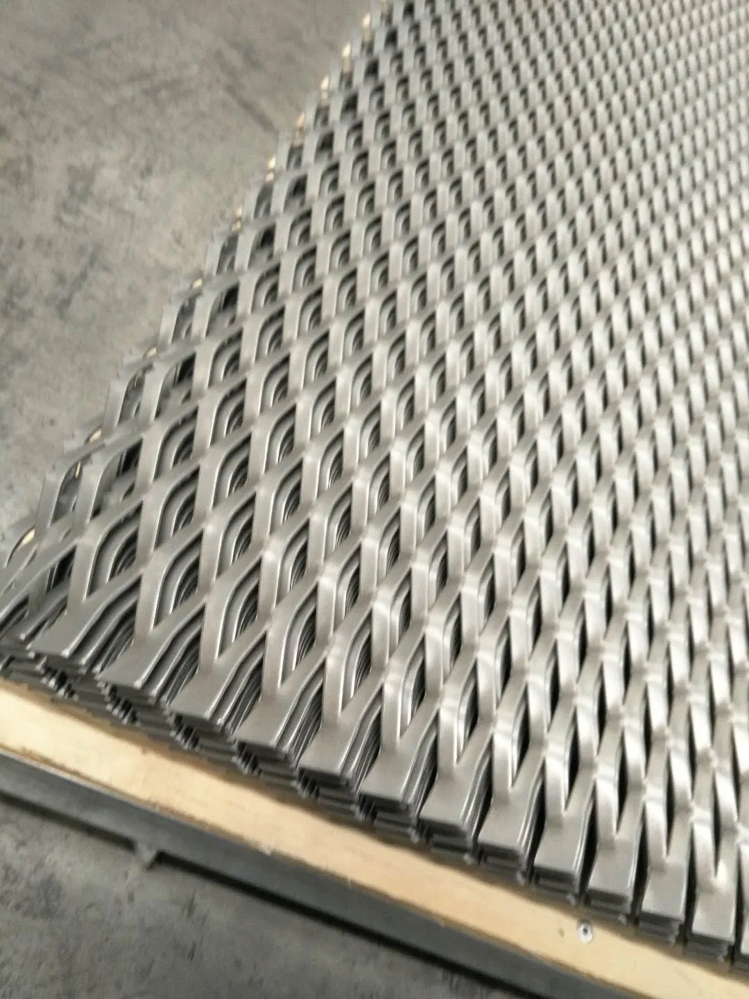 Factory Direct Sales Aluminum/Stainless Steel Plate Expanded Metal Mesh