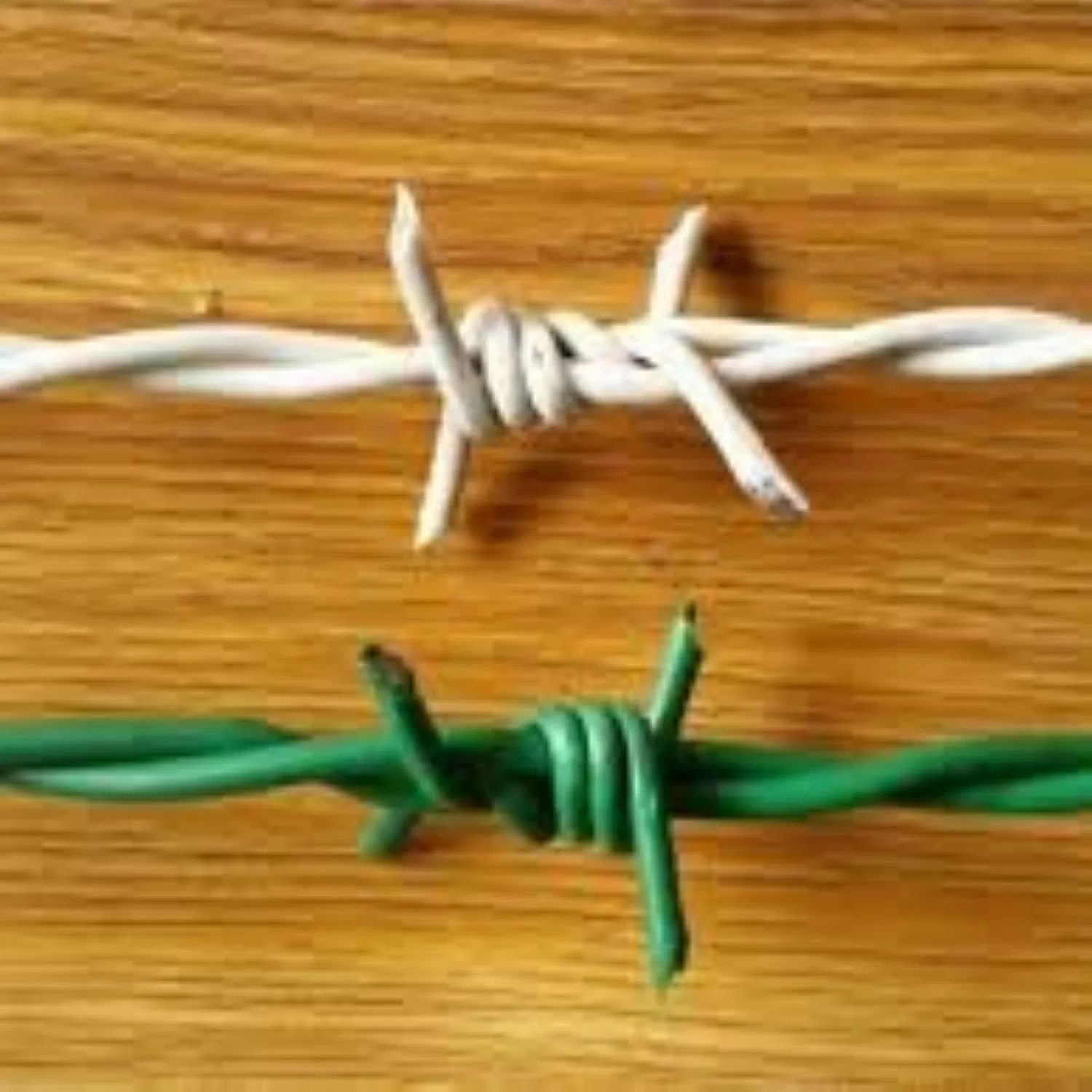 High Tensile Galvanized Iron Wire Cross Razor Barbed Wire Coil for Security Fence