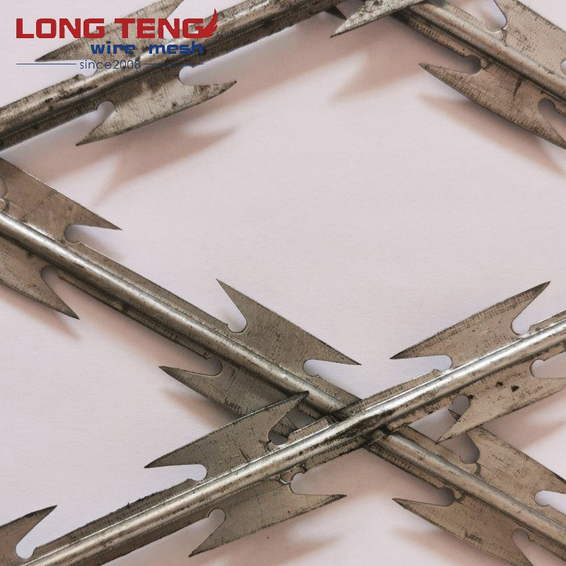 PVC Coated Bto 22 500mmx10kg Concertina Razor Barbed Wire with Clip Security Prison Mesh Fence Roll