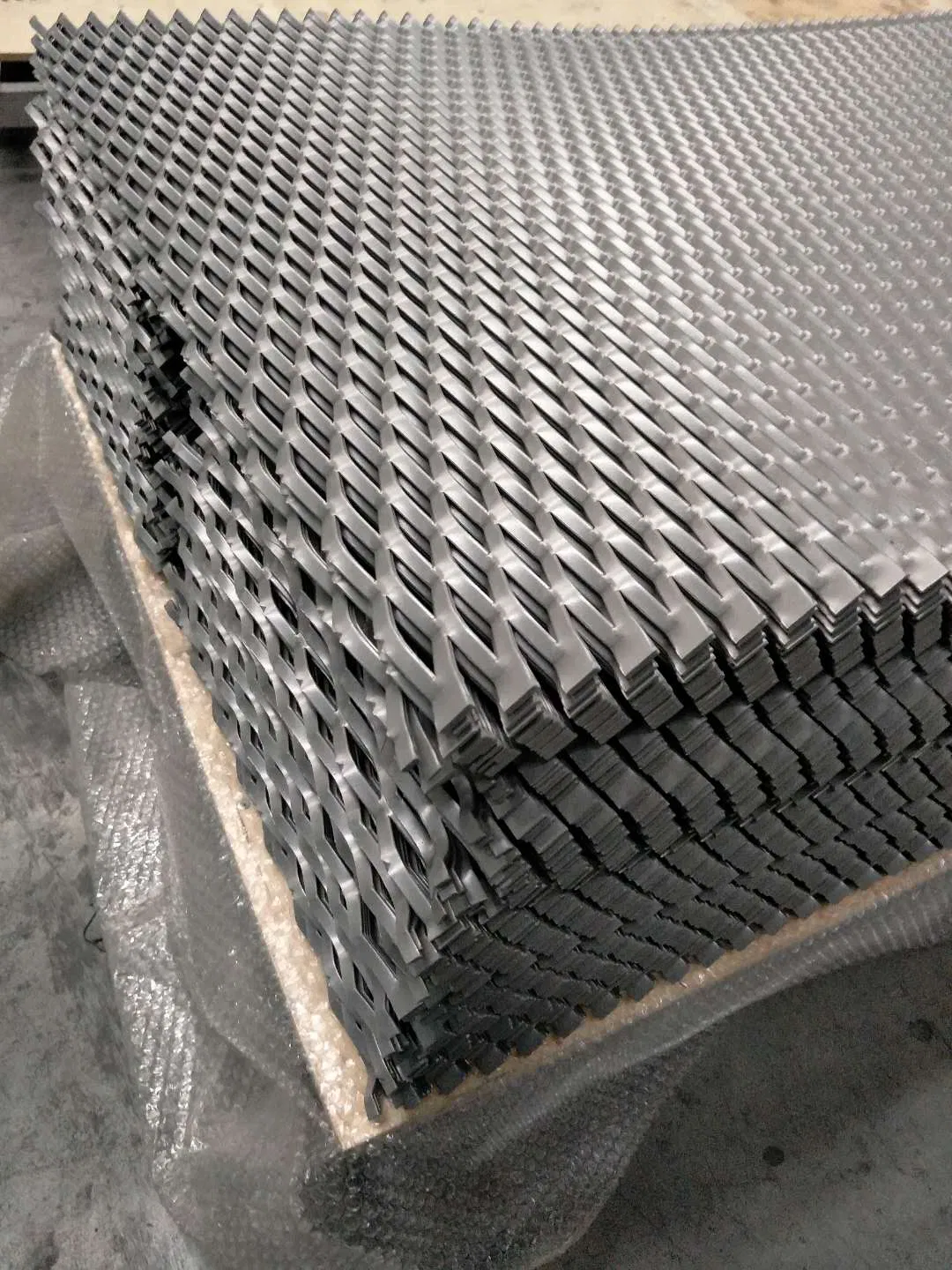 Factory Direct Sales Aluminum/Stainless Steel Plate Expanded Metal Mesh