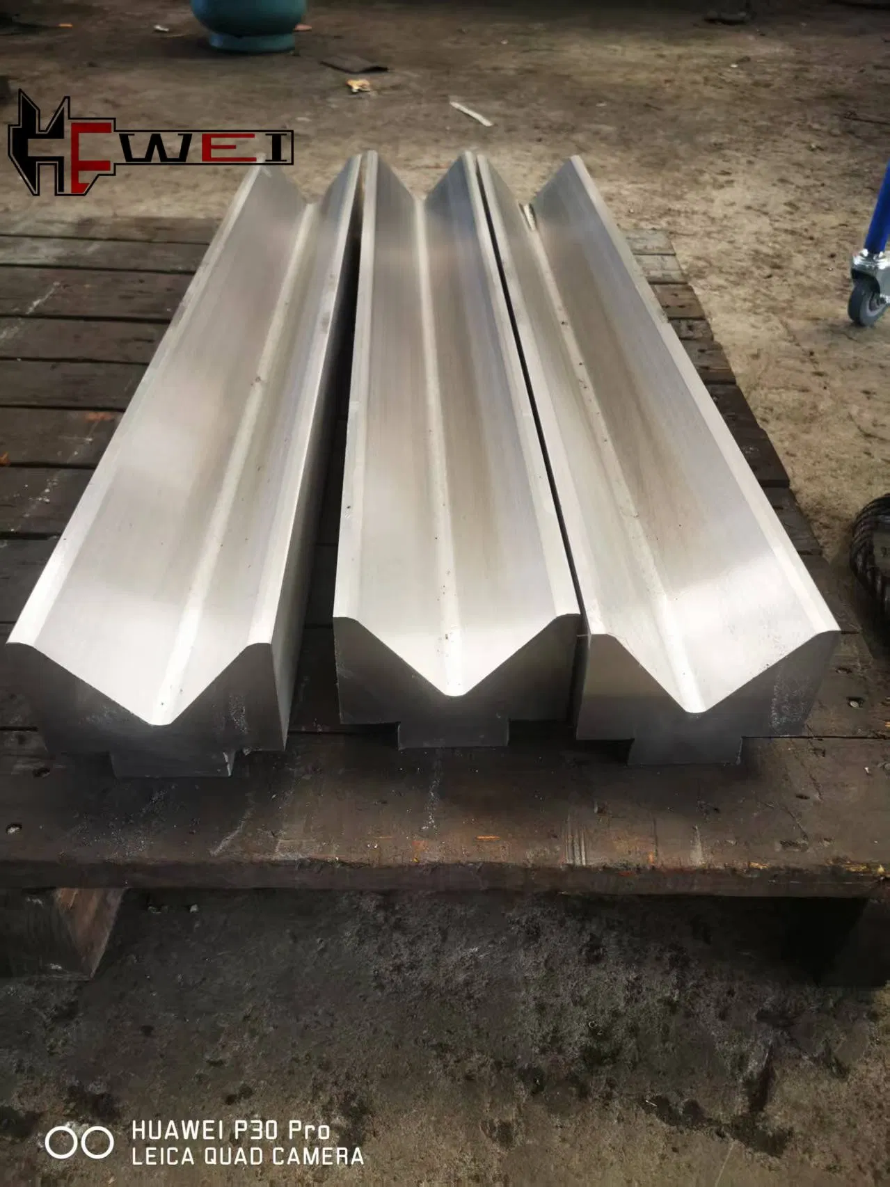 Customized Single V Die Tooling for CNC Press Brake Bending Operation