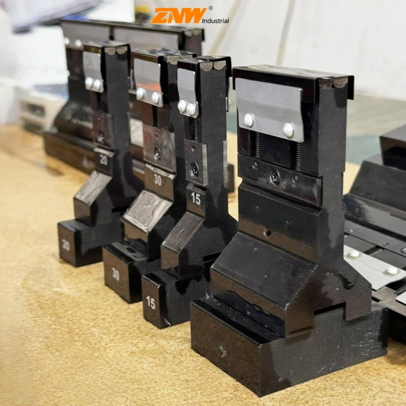 High Quality Hydraulic CNC Bending Press Brake Custom Punch Extrusion Round Tooling for Metal Fabrication