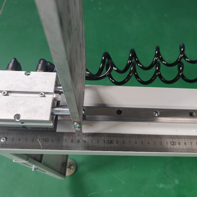 Shiner Machinery Factory CNC Drilling Milling Machine Aluminum Window Routing Copy Router Lock Hole Industrial Curtain