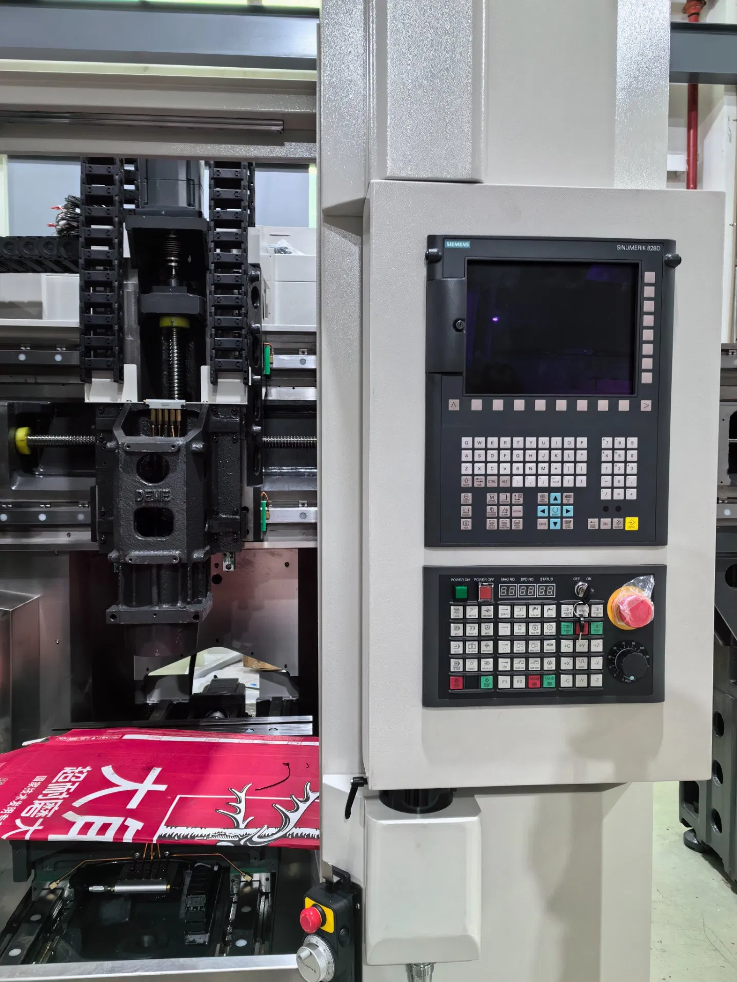 Makino Style Graphite Hot Bending Mold Processing CNC High Speed Machining Center