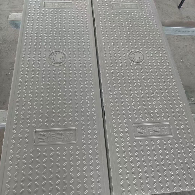 Fiberglass Trench Plate Chamfered Edge for Safe Handling and Maintenance