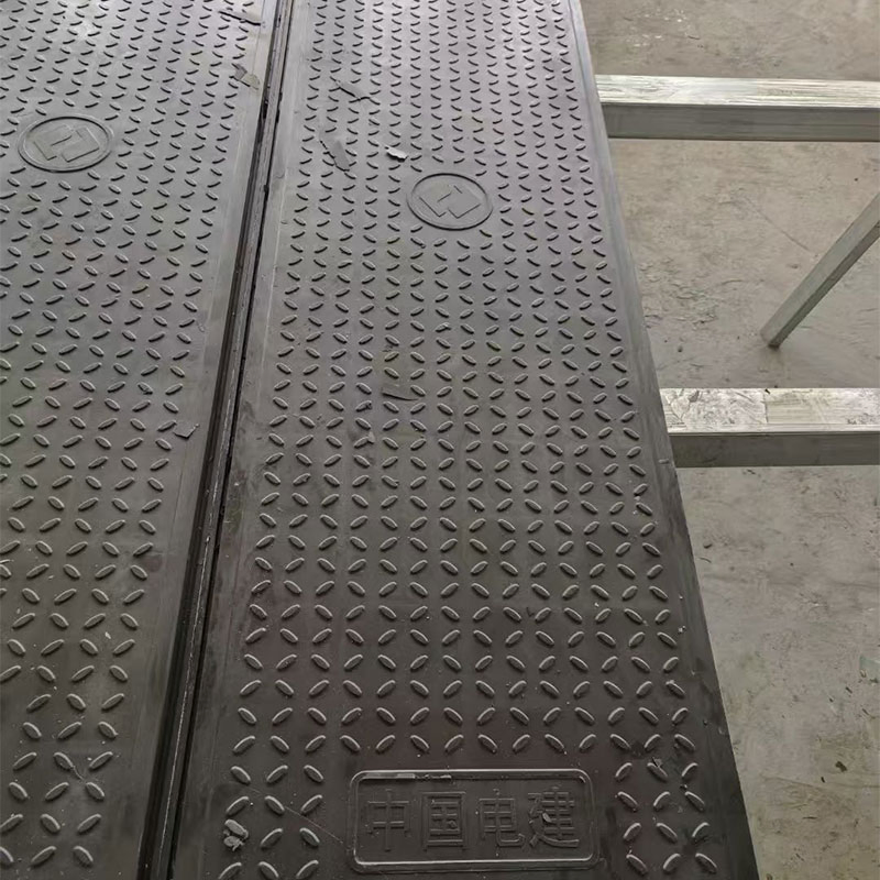 Fiberglass Trench Plate Chamfered Edge for Safe Handling and Maintenance