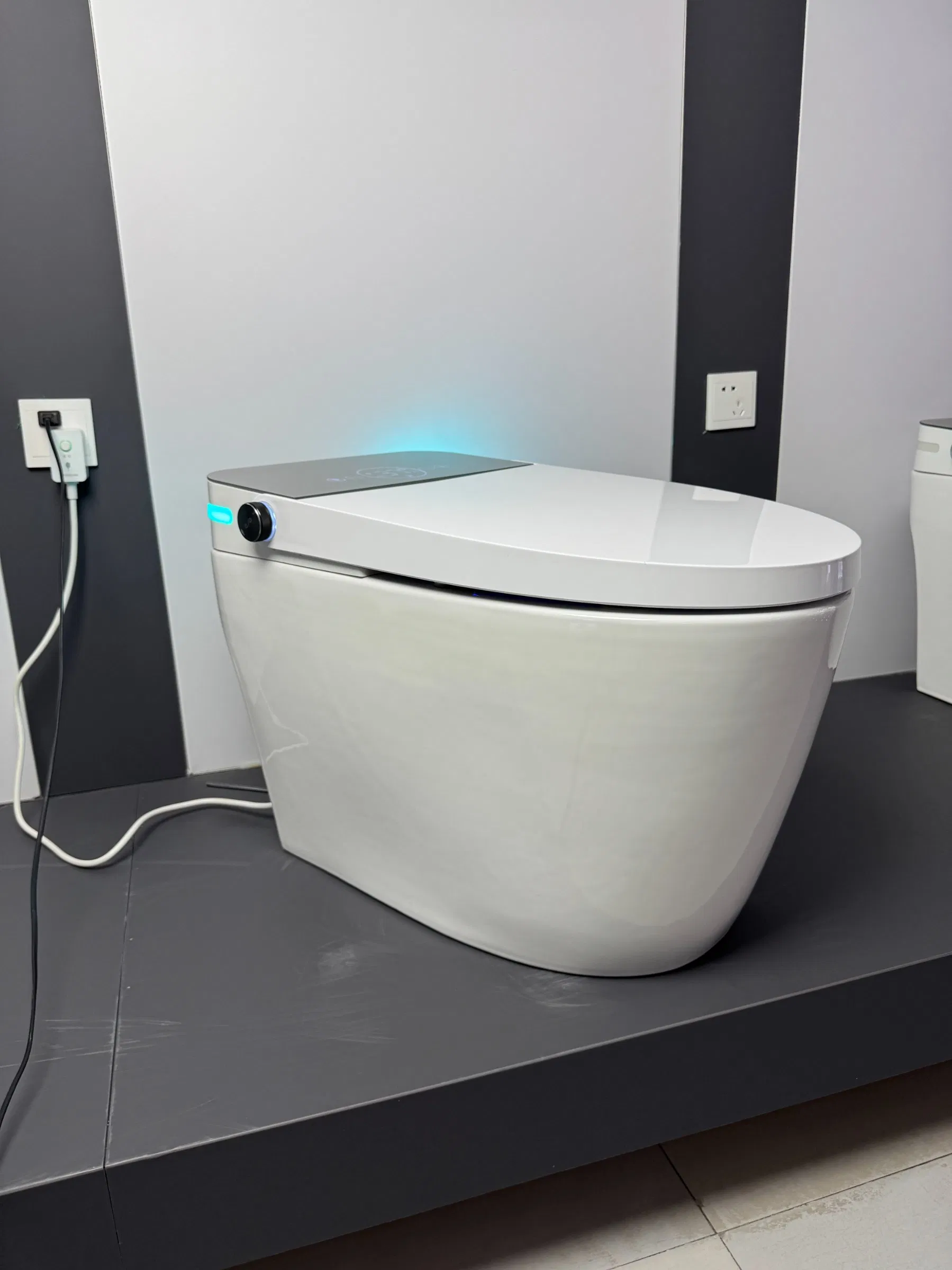Foot Sensor Auto Flushing Remote Control Smart Tankless Intelligent Toilet for Bathroom
