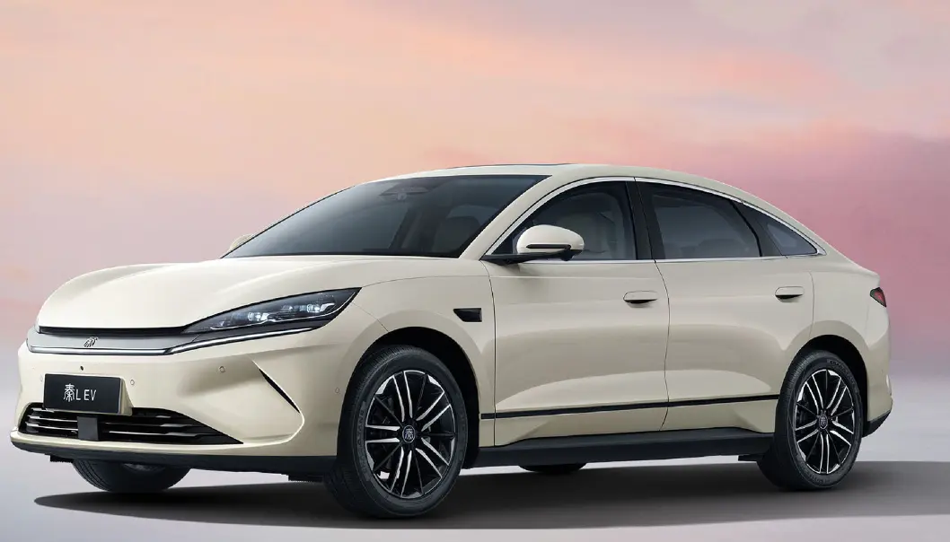 BYD Qin L EV Rear Side Overview