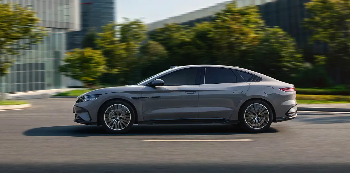 3.8L fuel consumption per 100 kilometers when the battery is depleted
