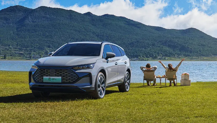 BYD Tang DM-i Front Side View