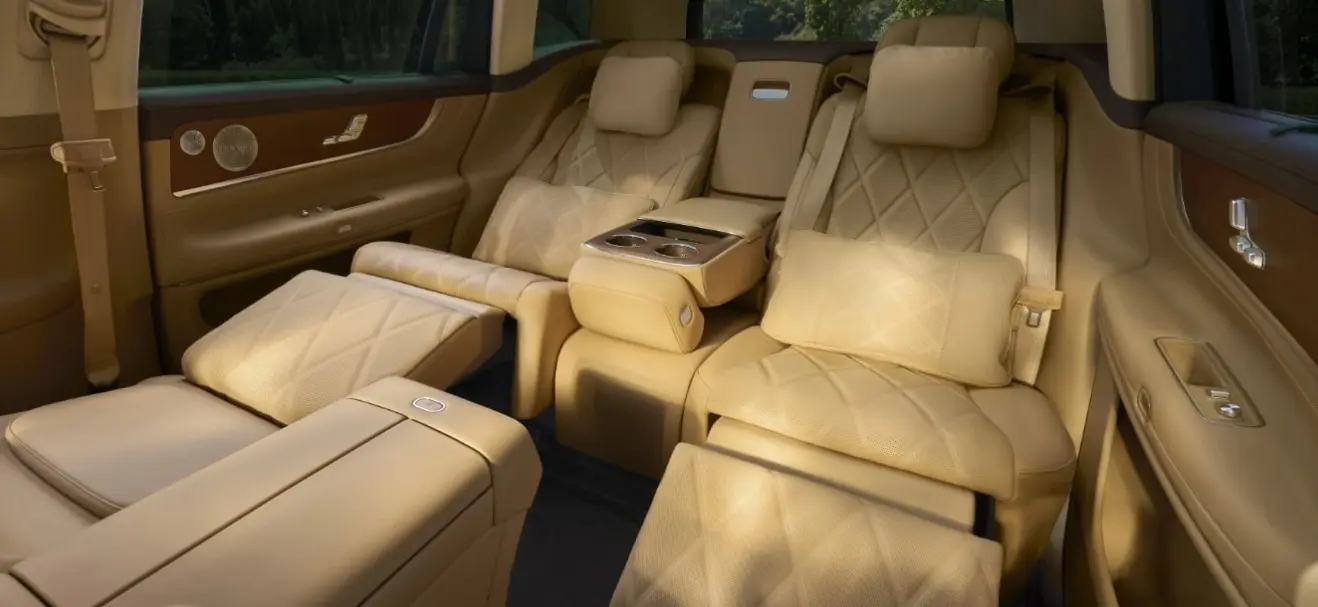 Luxury zero-gravity seat set
