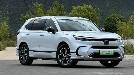 2025-Breeze Detailed Exterior Photo 3