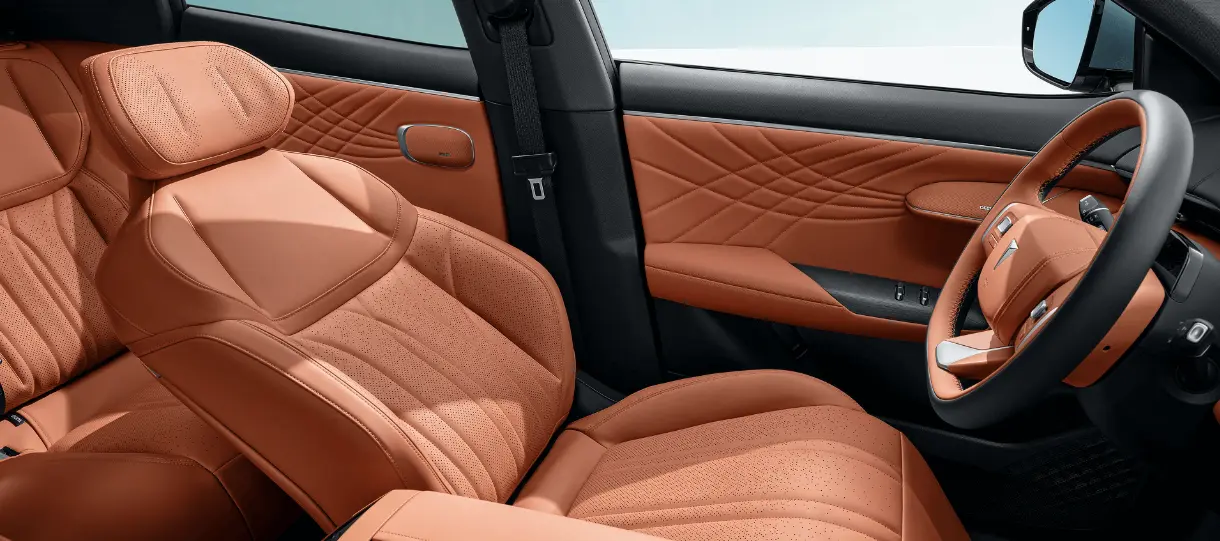 Front dual zero-gravity seats