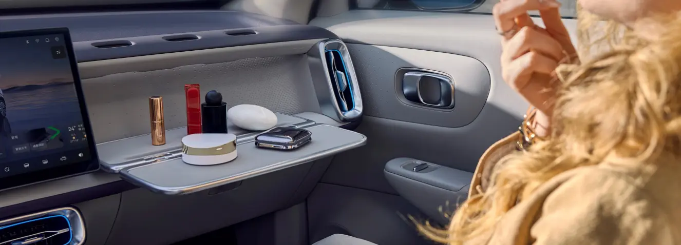 Versatile passenger space interior