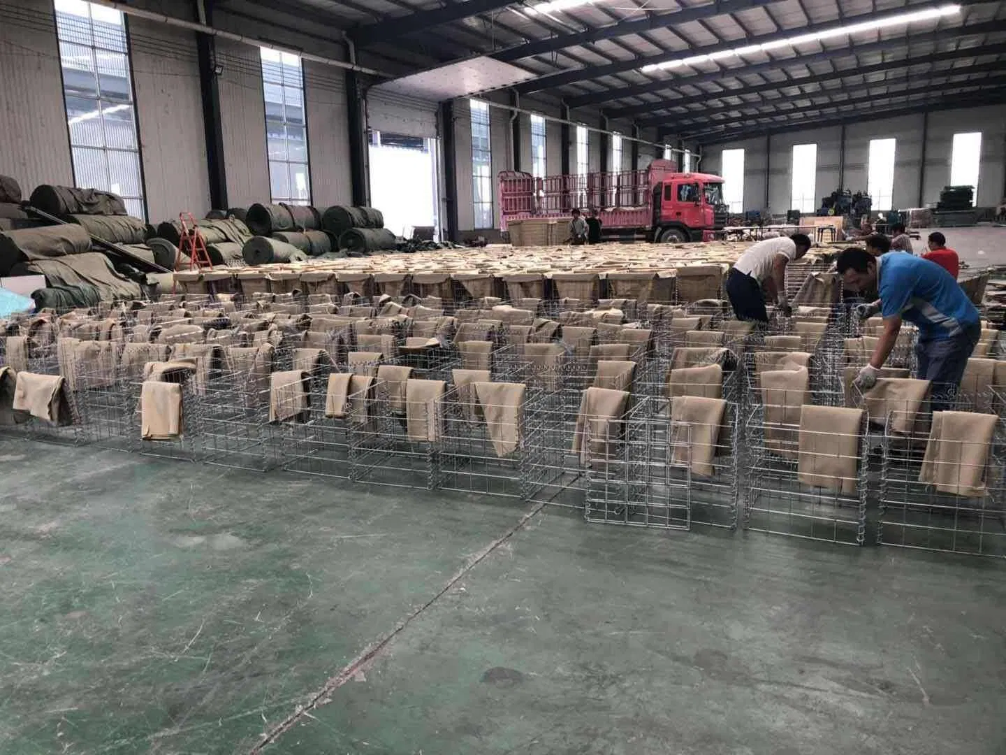 Stackable Folding Metal Wire Mesh Storage Cages Wire Mesh Container for Warehouse