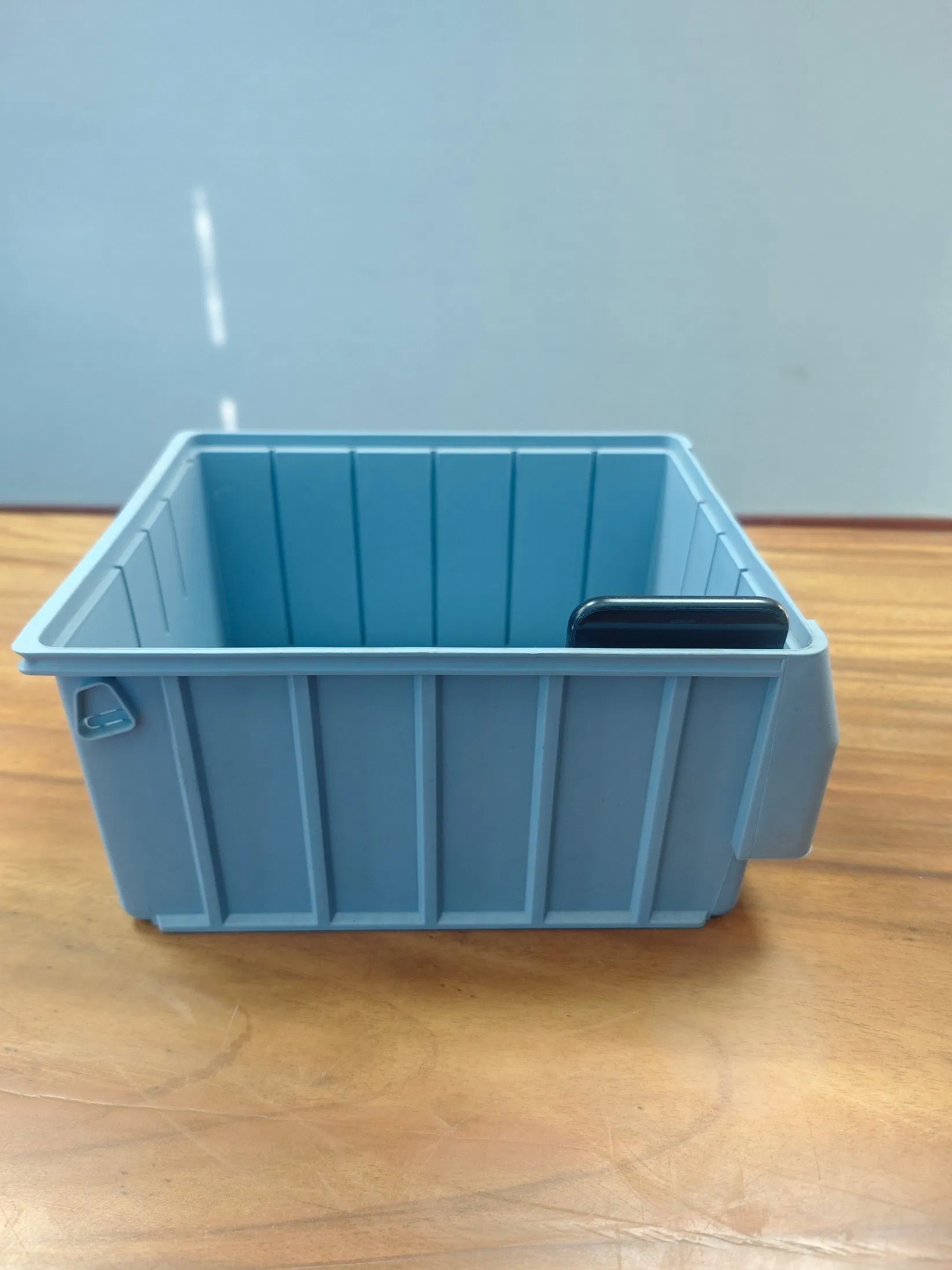 Versatile Stackable PP Plastic Storage Bin for Parts – Ideal for Factory, Warehouse, and Hospital Use