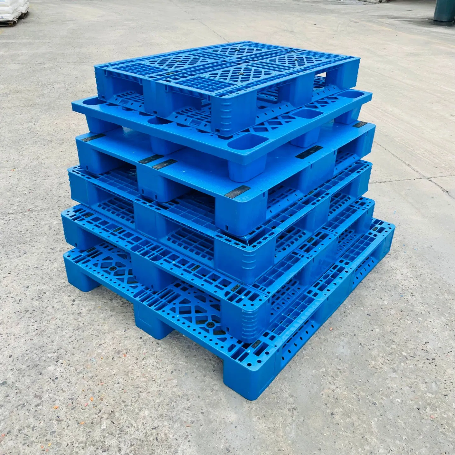 Environmentally Friendly and Recyclable Plastic Pallets Warehouse Turnover Pallets for The Garment and Textile Industry