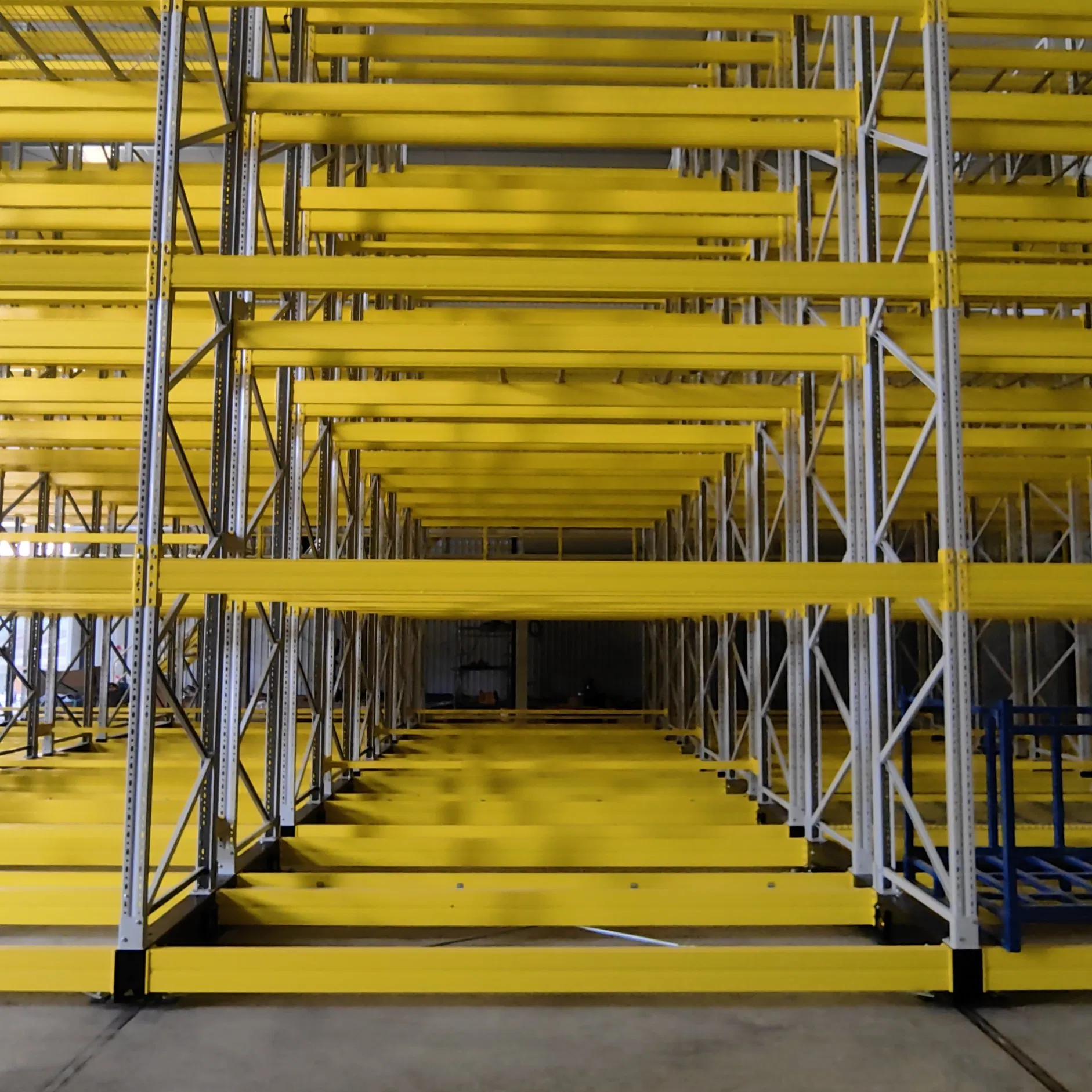 Warehouse Heavy Duty Electrical Powered Motorized Mobile Pallet Rack for Compact Storage