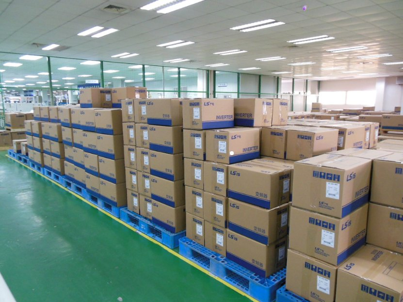 Environmentally Friendly and Recyclable Plastic Pallets Warehouse Turnover Pallets for The Garment and Textile Industry