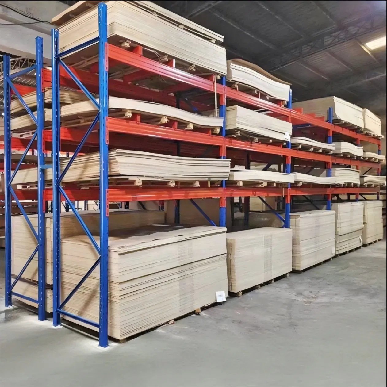 Robust Industrial Shelving Unit for Heavy Duty Storage Solutions
