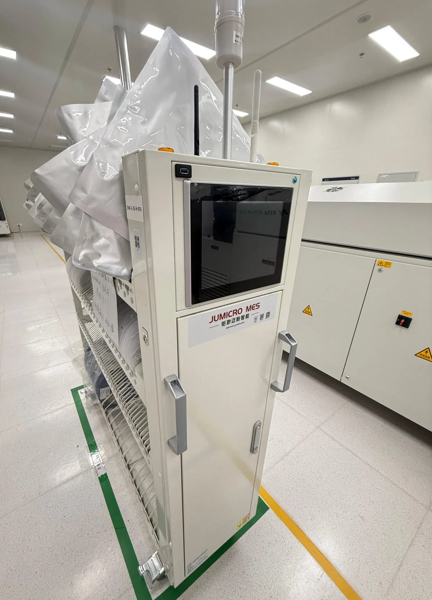 Modern White Smart Sensing Mobile Rack for Efficient Storage Solutions