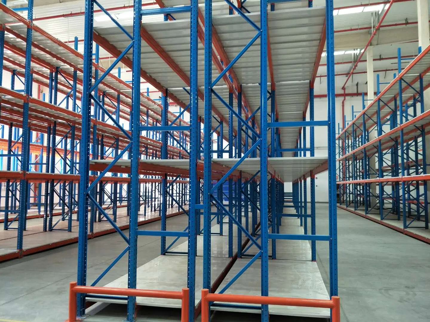 Industry Warehouse Storage Durable Adjustable High Bay Heavy Duty Selective Pallet Drive in Gravity Cantilever Rack for Efficient Solutions with Forklift