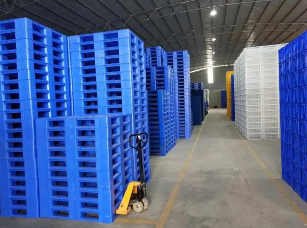 Environmentally Friendly and Recyclable Plastic Pallets Warehouse Turnover Pallets for The Garment and Textile Industry