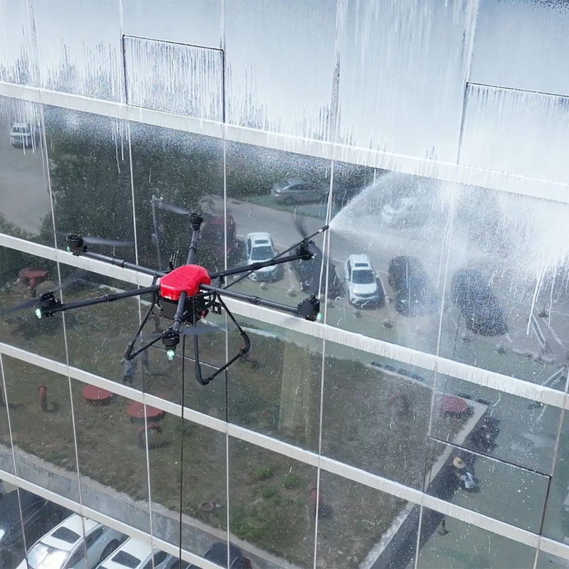 Dron de limpieza de paneles solares con batería de estado sólido y sistema de vuelo autónomo