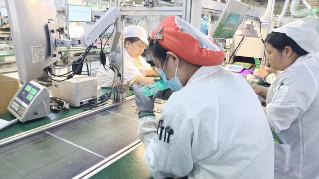 Fabricación de paneles solares fotovoltaicos - Toa Solar
