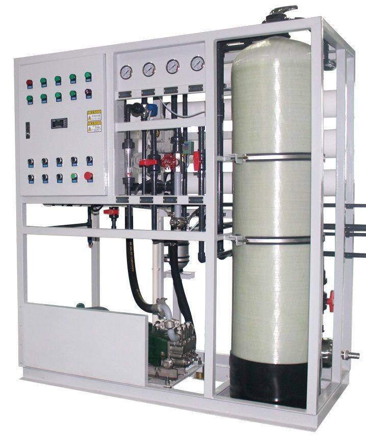 Sistema de Purificación de Agua de Mar Modular Alimentado por Energía Solar para Áreas Remotas