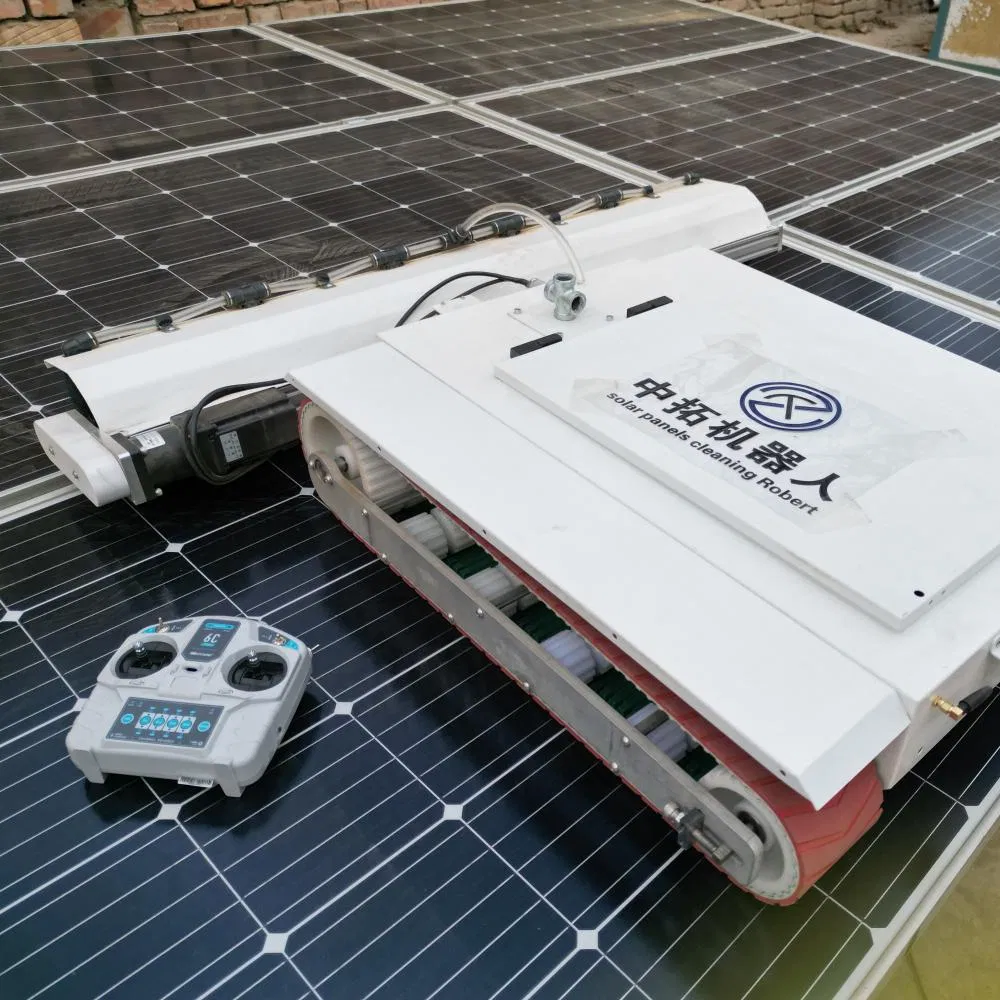 Sistema de limpieza automática de paneles solares con limpiador crawler control remoto